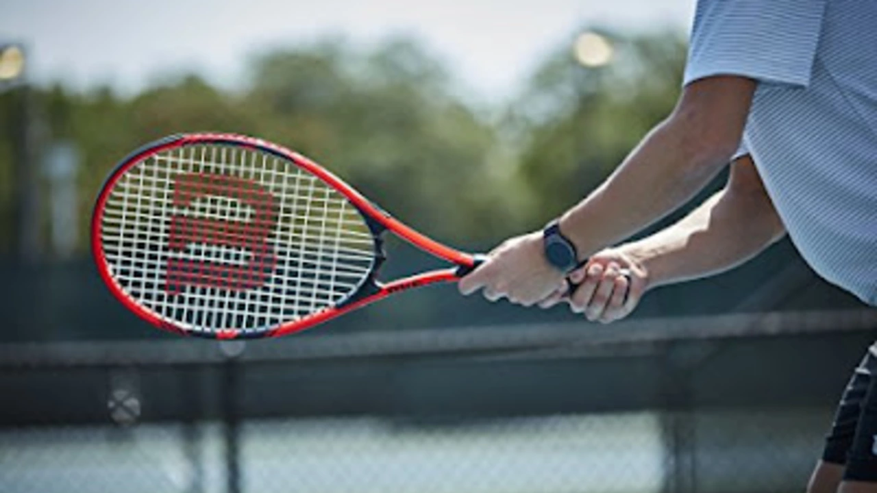 What is a good lightweight tennis racket for beginners?